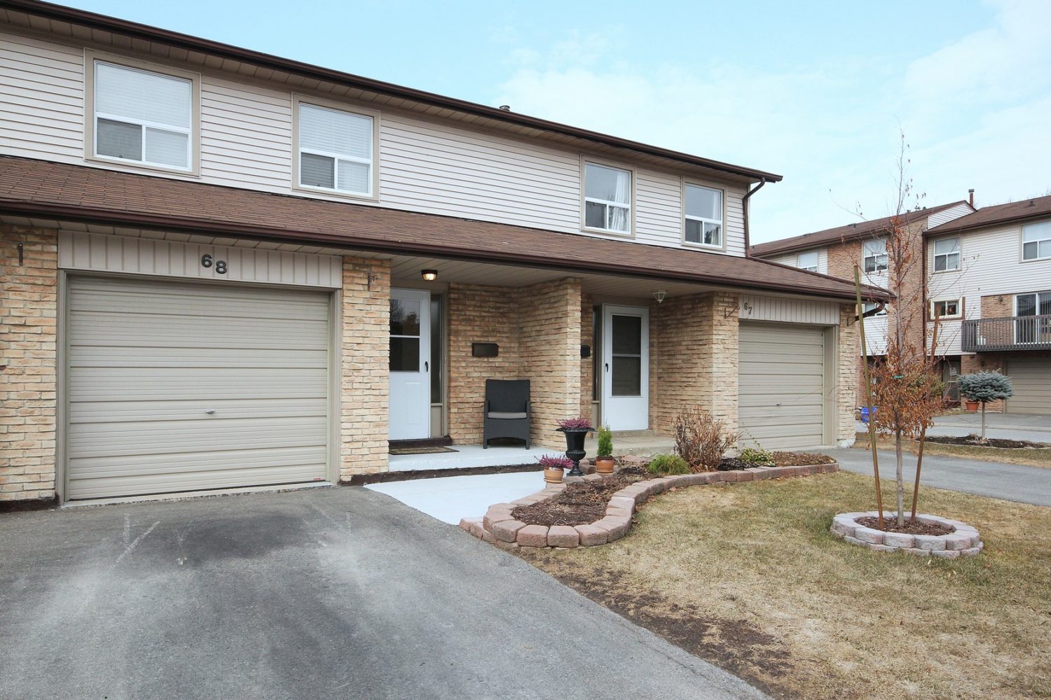 1970's town house located in Meadowvale mississauga