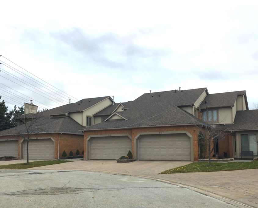 1724 the chase town house complex in erin mills