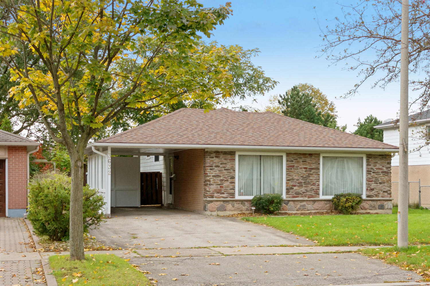 SOLD 3632 Denburn Place, Applewood, Mississauga • The Village Guru