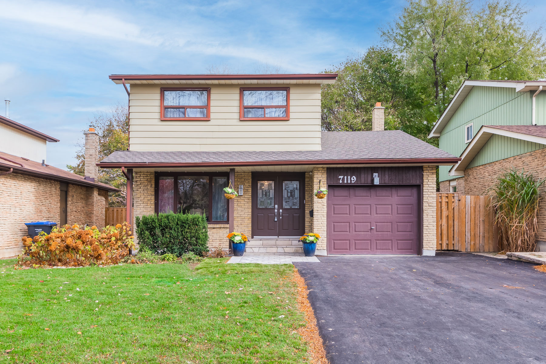 7119 Fayette Circle Meadowvale Mississauga Real Estate • The Village Guru