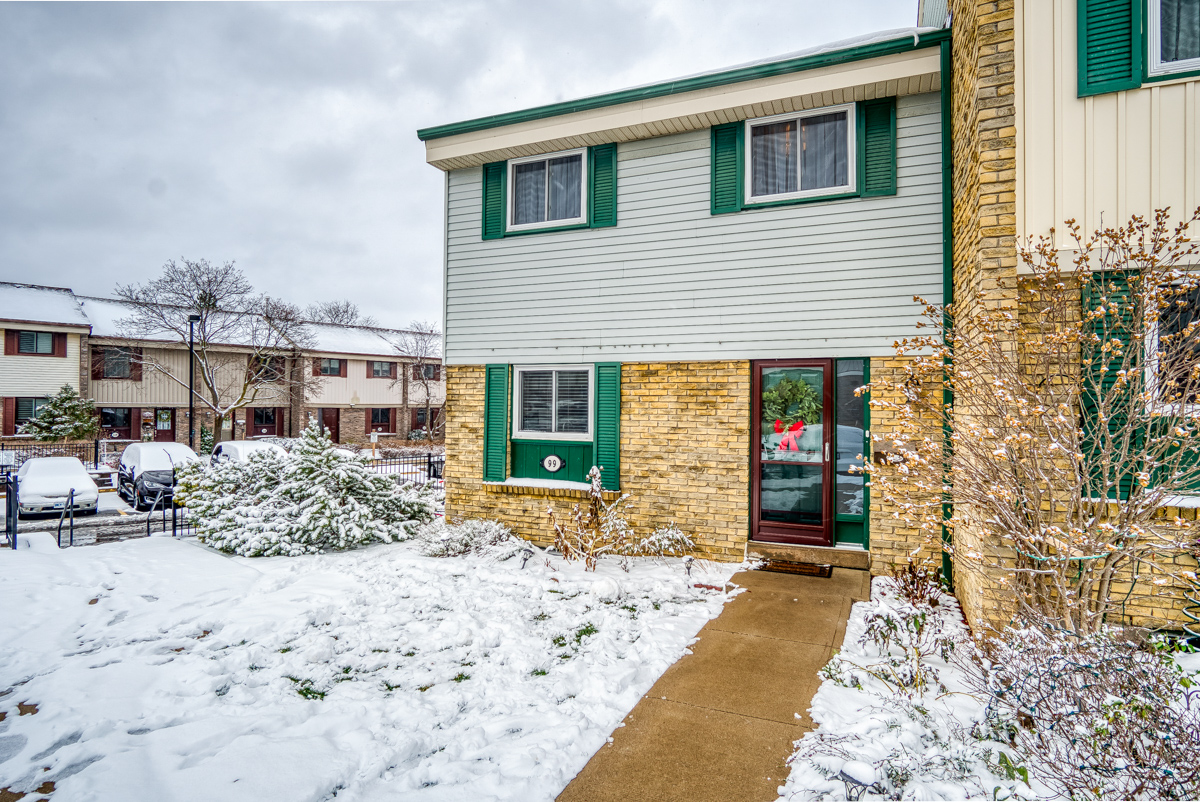 2779 Gananoque Dr, Meadowvale Mississauga • The Village Guru